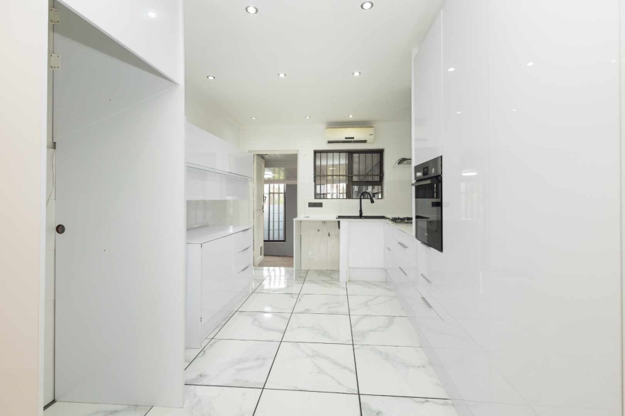 To Let 3 Bedroom Property for Rent in Normandie Western Cape